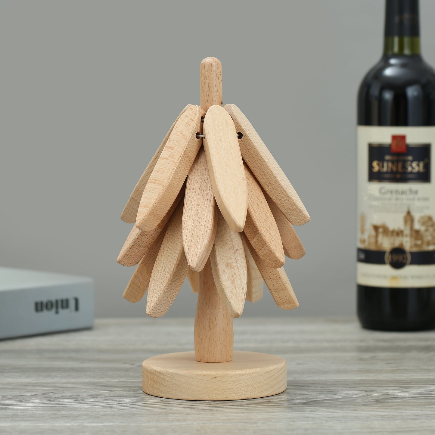 Tree-Inspired Wooden Trivet – Elegant, Eco-Friendly Protection for Your Kitchen