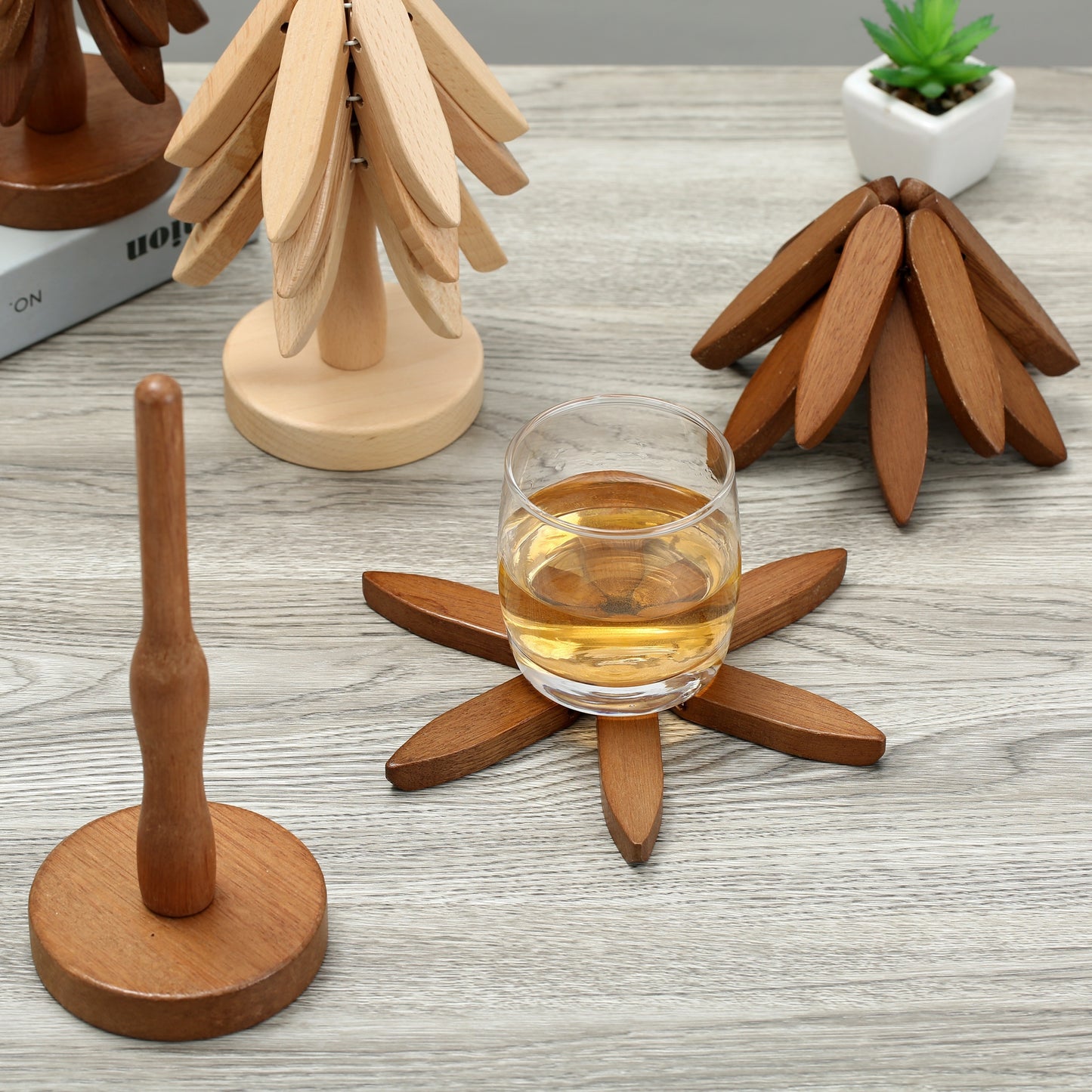 Tree-Inspired Wooden Trivet – Elegant, Eco-Friendly Protection for Your Kitchen